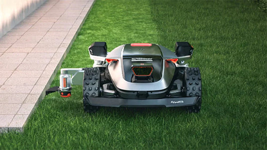 Der Sunseeker Elite X9 Plus mit Roboterarm zum Kanten schneiden per Trimmer